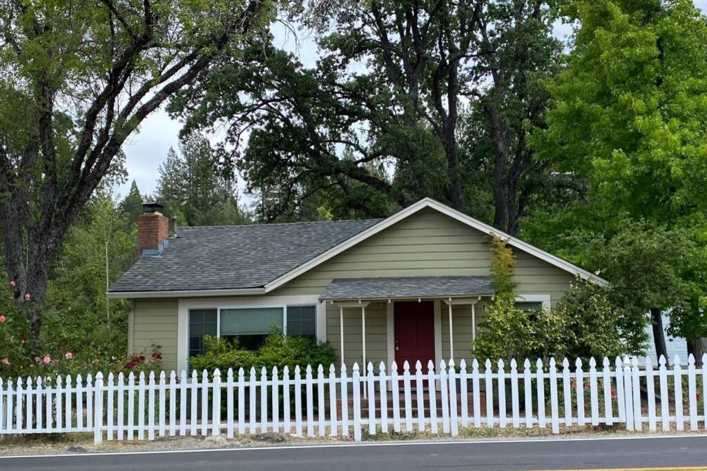 Vans Yosemite Garden Cottage Groveland Exterior photo
